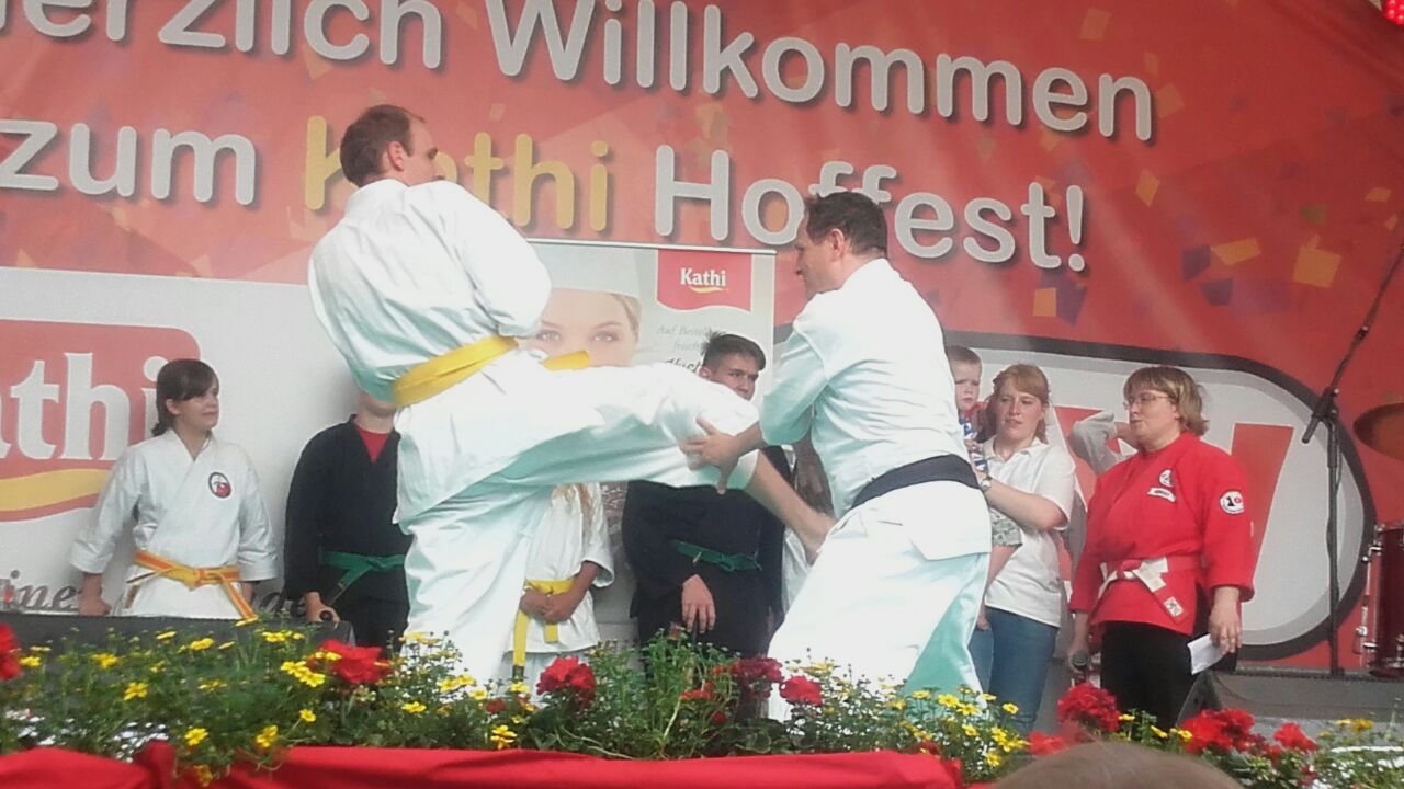 Selbstverteidigung Karate Zanshin Halle